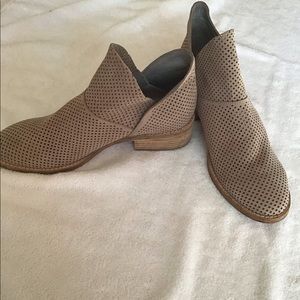 EILEEN FISHER FLAT PERFORATED BOOTIE